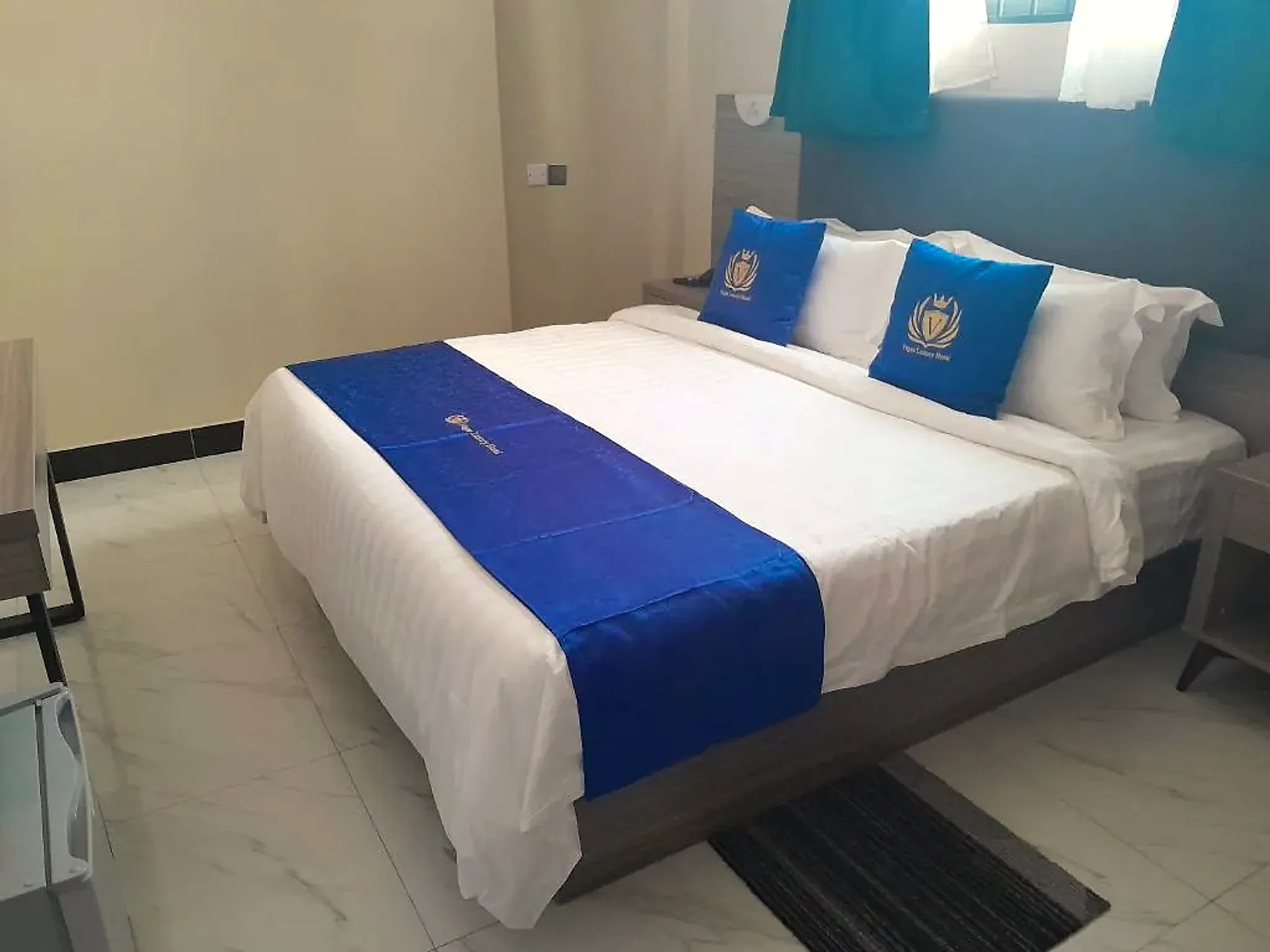 Standard Single at Vegas Luxury Hotel